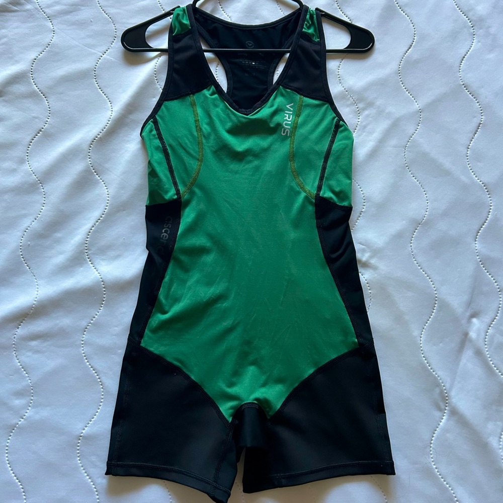 Black and green Virus singlet!